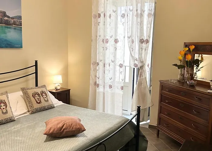 Sicilian Dream Чефалу